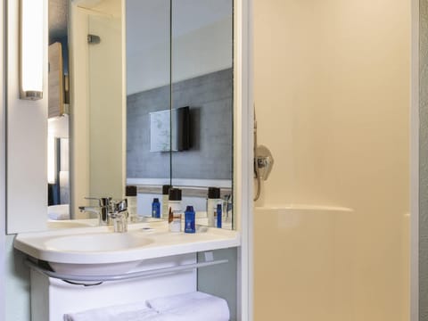 Desk, free WiFi, bed sheets, wheelchair access