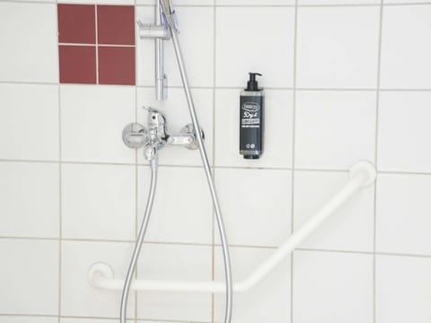 Room, 1 Double Bed, Accessible | Bathroom | Shower, eco-friendly toiletries, hair dryer, towels
