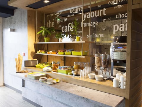 Daily buffet breakfast for a fee