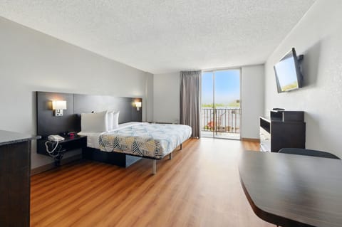 In-room safe, desk, laptop workspace, blackout drapes