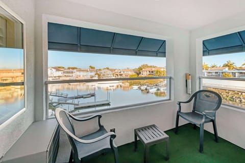 Suite, 1 King Bed, Balcony, Harbor View | In-room safe, desk, soundproofing, iron/ironing board