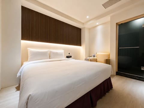 Superior Double Room | Iron/ironing board, free WiFi
