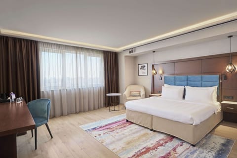 1 bedroom, premium bedding, minibar, in-room safe