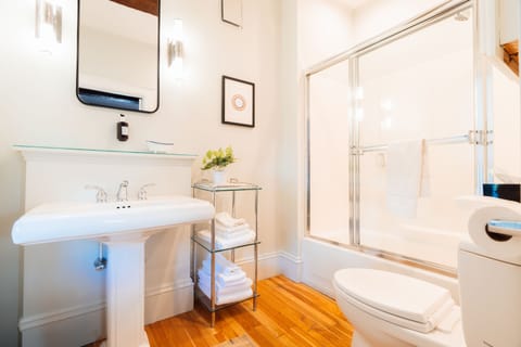 Superior Room | Bathroom | Designer toiletries, hair dryer, bathrobes, towels
