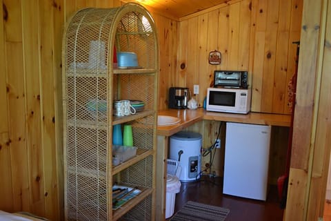 Comfort Cabin, 1 Bedroom (Cottage #5) | Private kitchenette | Fridge, coffee/tea maker, toaster, toaster oven
