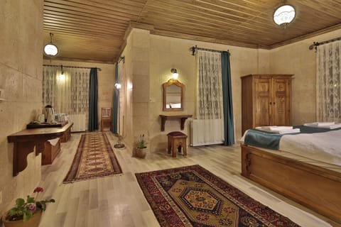 Family Room | Premium bedding, minibar, desk, soundproofing