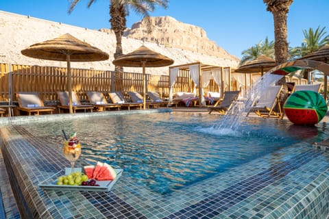 Seasonal outdoor pool, pool umbrellas, sun loungers