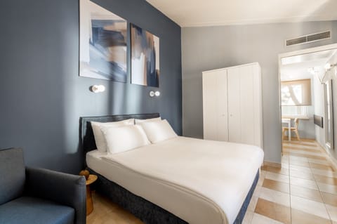 In-room safe, desk, blackout drapes, bed sheets