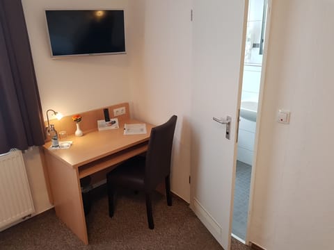 Standard Double Room | Room amenity