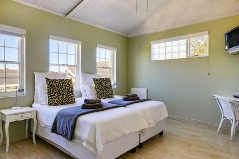 Classic Cottage | Shared kitchen | Coffee/tea maker