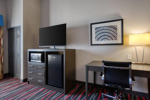 Standard Room, 1 King Bed, Accessible, Refrigerator & Microwave | 1 bedroom, premium bedding, pillowtop beds, in-room safe