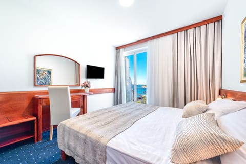 Standard Double or Twin Room, Balcony, Sea View | Desk, free cribs/infant beds, free WiFi, bed sheets