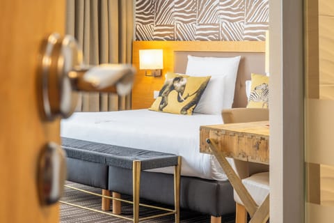 Premium bedding, in-room safe, individually decorated, desk