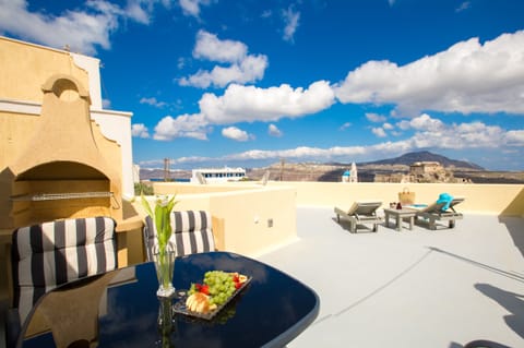 Panoramic Villa, 1 Bedroom, Jetted Tub | City view