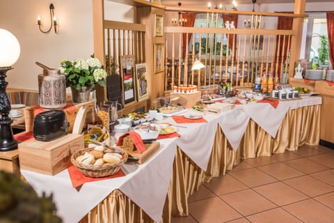 Free buffet breakfast