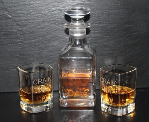 Hypo-allergenic bedding, in-room safe, blackout drapes, free WiFi