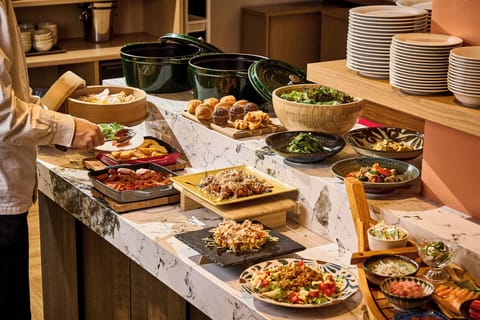 Daily buffet breakfast for a fee
