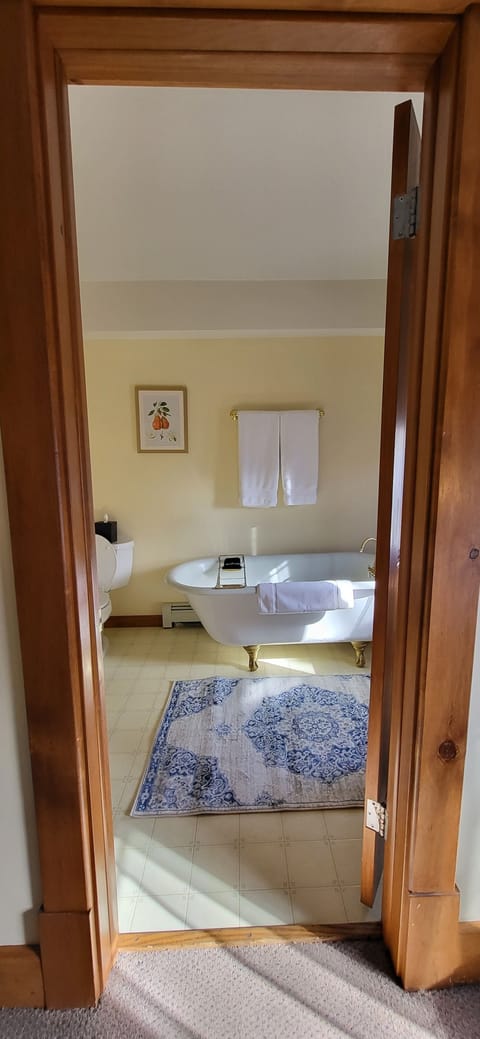 The Perfect Pear Room  | Bathroom | Hair dryer, towels