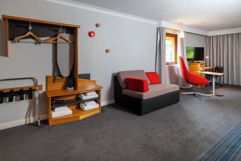 Standard Room, Multiple Beds (with Free Hot Breakfast) | Desk, laptop workspace, iron/ironing board, free WiFi