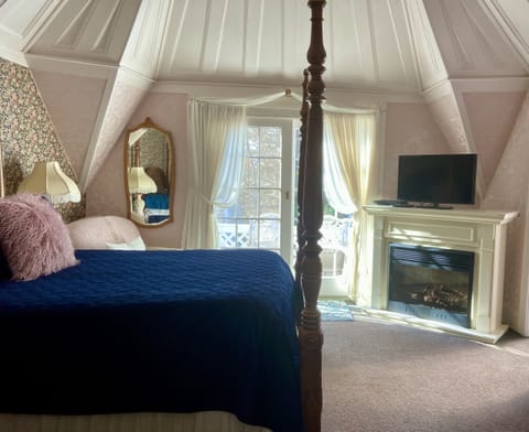 Premium Double Room, Ensuite (Shaw Suite)