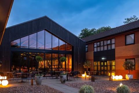 Breakfast, lunch, dinner served; garden views