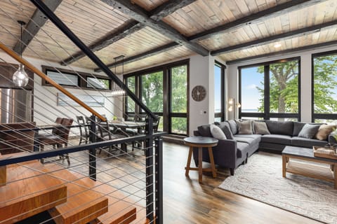 5 Bedroom Lakefront Loft | Living room | 42-inch TV with satellite channels