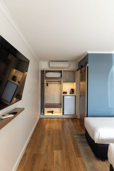 Standard Room | Iron/ironing board, free WiFi, bed sheets, alarm clocks