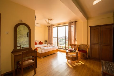 Deluxe Double Room, 1 Queen Bed, Balcony, Mountain View | Desk, free WiFi