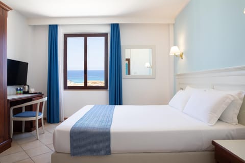 Comfort Room, 1 Queen Bed, Non Smoking, Sea View | Premium bedding, down comforters, minibar, in-room safe
