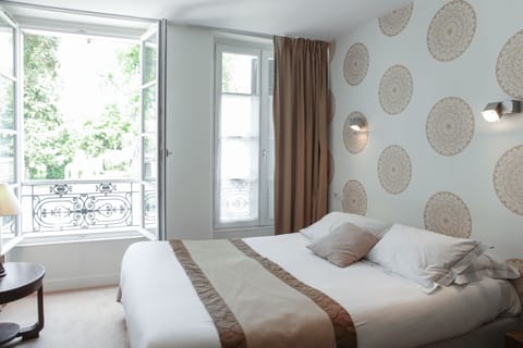 Superior Double or Twin Room | Individually decorated, individually furnished, desk, blackout drapes