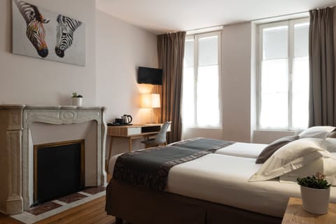 Classic Double or Twin Room | Individually decorated, individually furnished, desk, blackout drapes