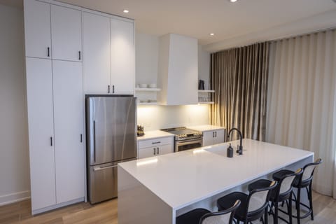 Deluxe Suite, 2 Bedrooms, Kitchen | Private kitchen