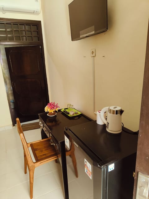 Superior Double Room, 1 King Bed, Pool View, Garden Area | Free WiFi, bed sheets