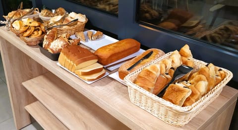 Daily buffet breakfast for a fee