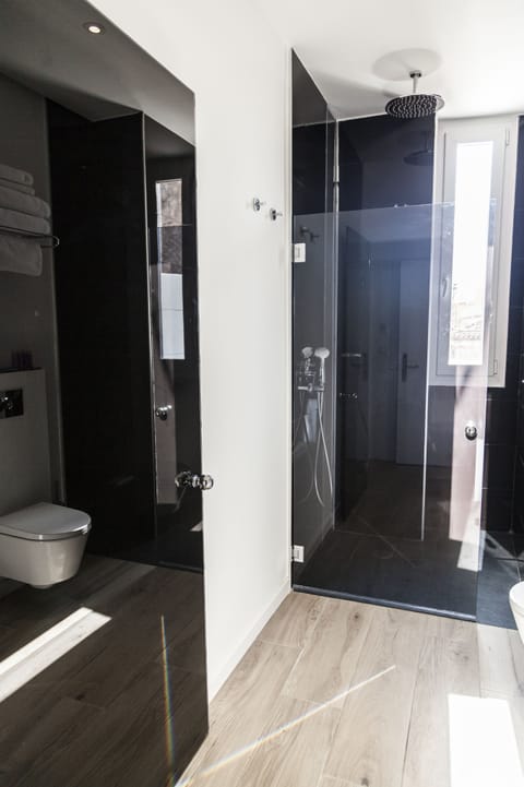 Junior Suite, Jetted Tub (+Terrace) | Bathroom sink