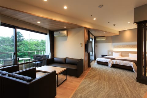 Desk, WiFi (free), bed sheets