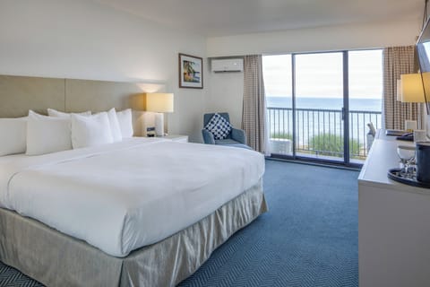 1 King Bed, Ocean View, Non Smoking | In-room safe, desk, laptop workspace, iron/ironing board