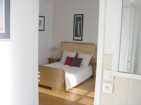Classic Double Room, 1 Double Bed, Non Smoking, City View | Premium bedding, Select Comfort beds, desk, laptop workspace