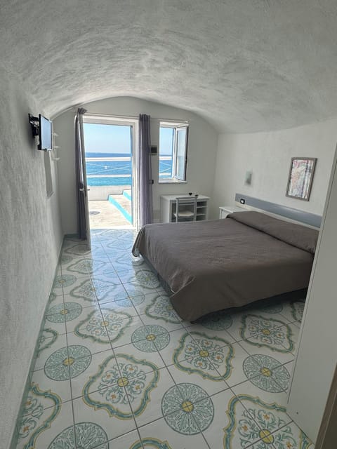 Economy Double or Twin Room | Desk, cribs/infant beds, free WiFi