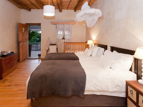 Premium bedding, laptop workspace, free WiFi, bed sheets