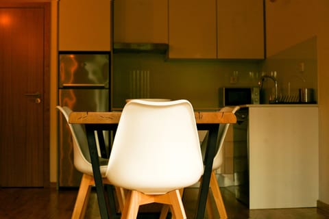 Superior Apartment | Desk, laptop workspace, free WiFi, bed sheets