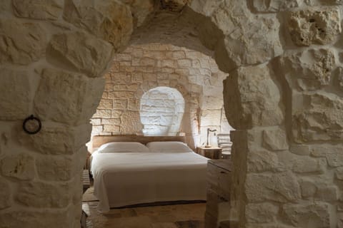 Suite | Premium bedding, down comforters, minibar, in-room safe
