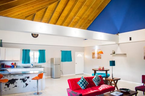 Superior Apartment, 1 King Bed, Kitchen, Corner | Private kitchen | Full-size fridge, microwave, oven, stovetop