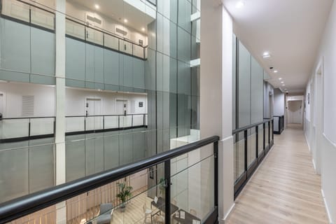 Handrails in hallways