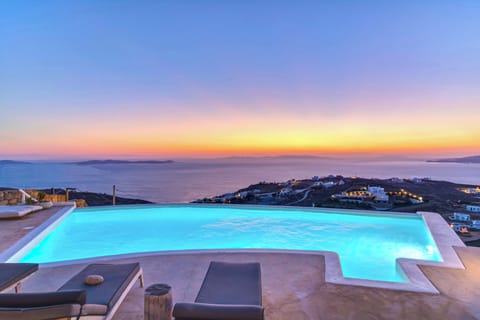 2 outdoor pools, an infinity pool, sun loungers