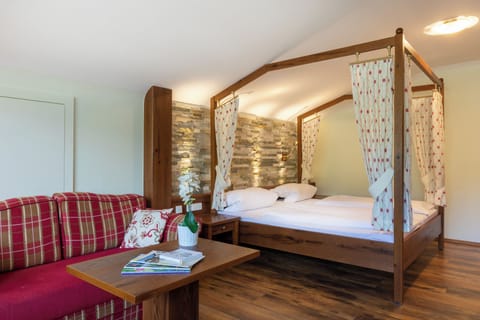 Double room with four-poster bed | Blackout drapes, free WiFi, bed sheets