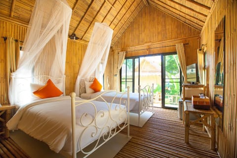 Garden View Cottage | In-room safe, free WiFi