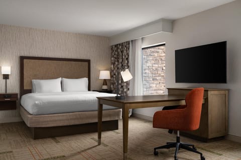 Premium bedding, desk, iron/ironing board, free cribs/infant beds