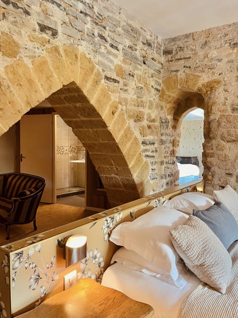 Suite | Premium bedding, memory foam beds, individually decorated, desk