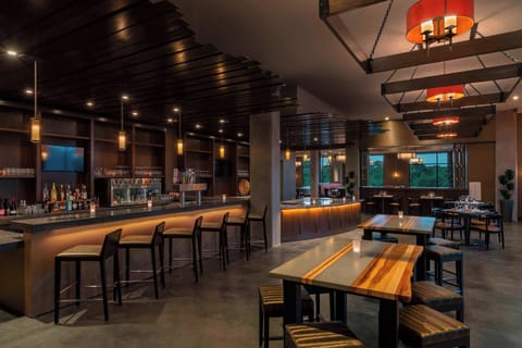Lobby lounge